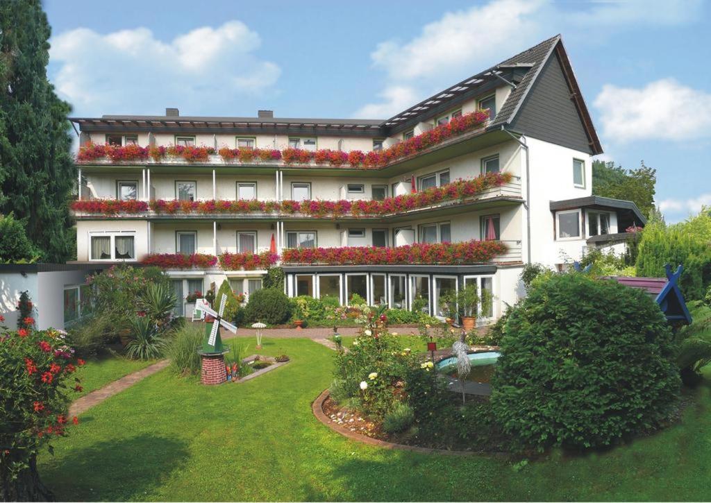 Hotel Aura Am Schloss Bad Pyrmont Extérieur photo